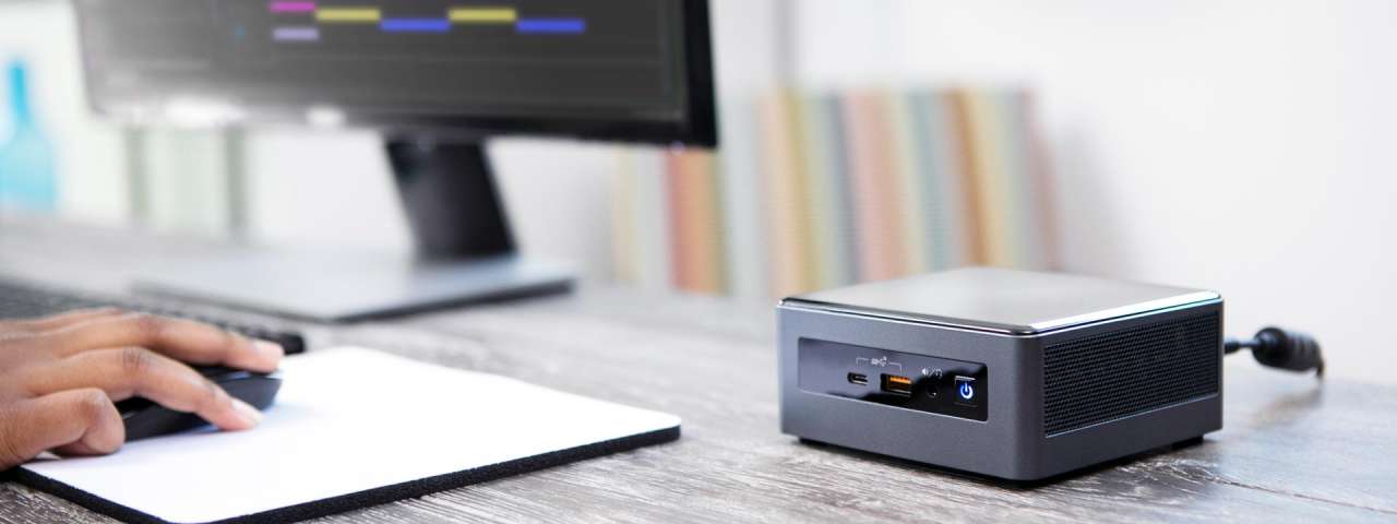 نقد و بررسی کامپیوتر کوچک اینتل NUC8i3BEH